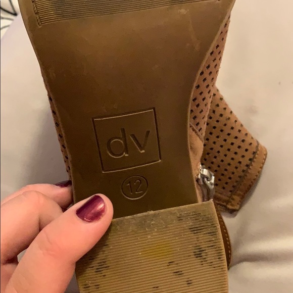 Boots - Picture 7 of 8